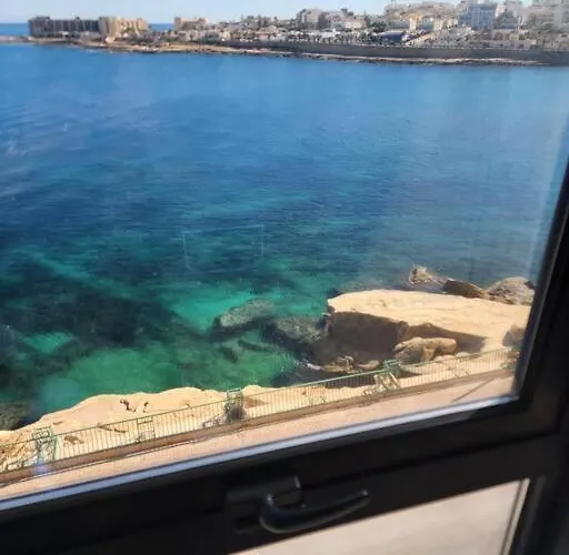 Seafront 2 Bedroom 마르사스칼라